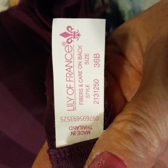 Lilly of France 1" padded deep plunge push-up - Picture 4 of 5